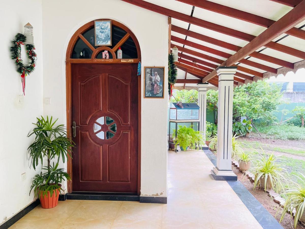 Shalomi'S Villa & Happy Home Negombo Bagian luar foto